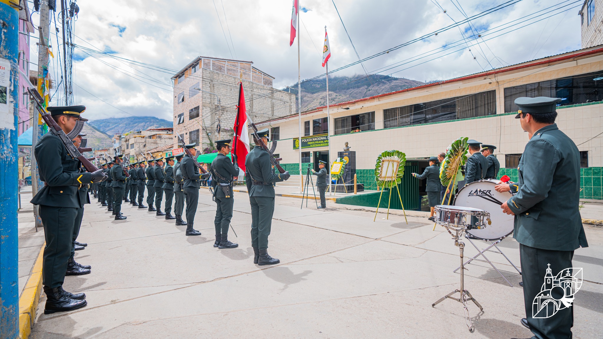 MPA: Rinde Tributo Al Héroe Gran General De La Policía Nacional Del Perú, Mariano Santos Mateos, En Conmemoración Al CXLIV Aniversario De La Batalla De Tarapacá.