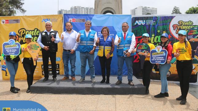 🙋🏽‍♀️🙋🏻‍♂️🚕 En alianza con la Autoridad de Transporte Urbano, se desarrolló la última "Feria del Taxista"🚖 del año. Diversos taxistas formales llegaron al Campo de Marte para beneficiarse con descuentos, atención 👩‍⚕️ médica gratuita, 🎁 premios y mucho más.
