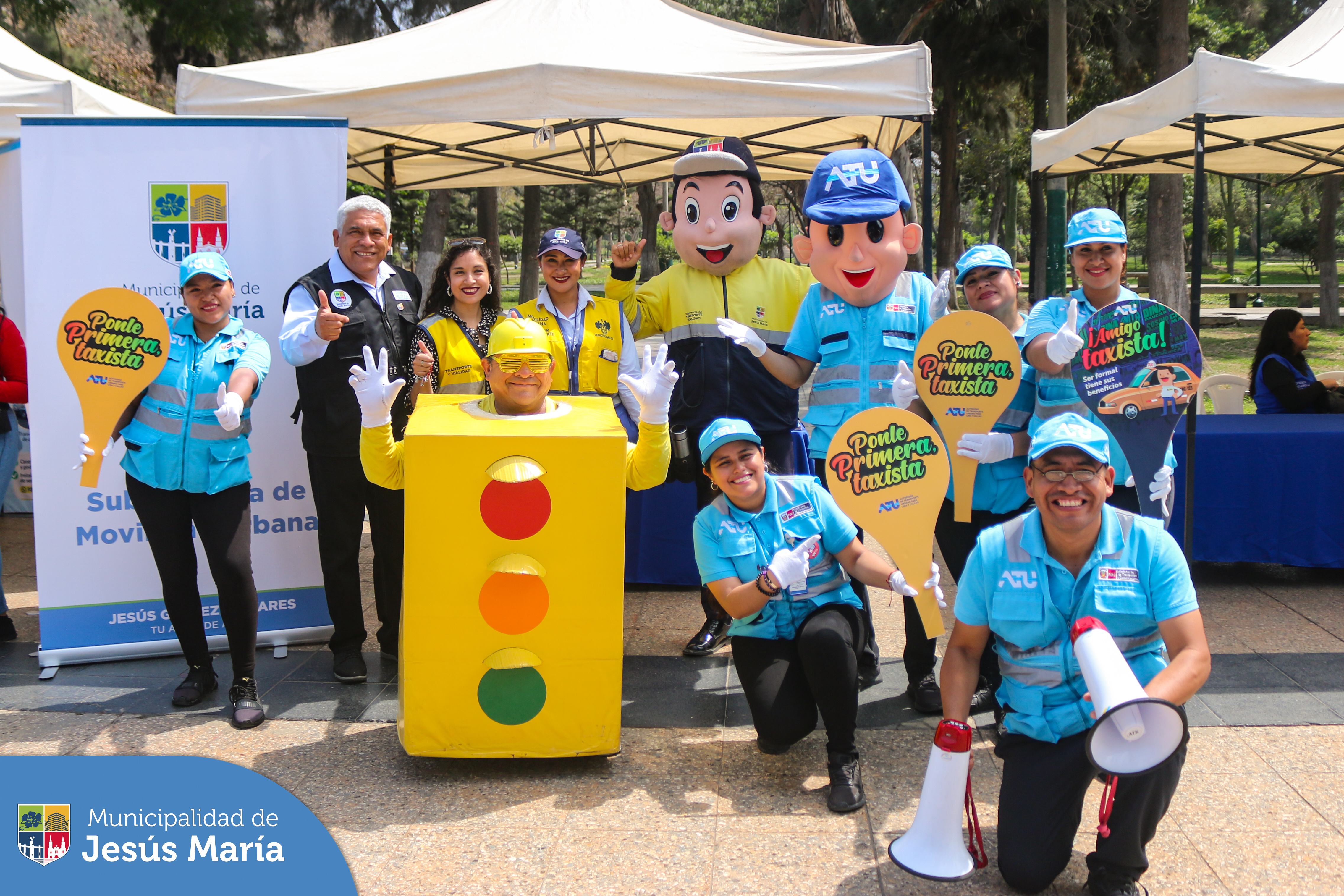🙋🏽♀️🙋🏻♂️🚕 En alianza con la Autoridad de Transporte Urbano, se desarrolló la última "Feria del Taxista"🚖 del año. Diversos taxistas formales llegaron al Campo de Marte para beneficiarse con descuentos, atención 👩⚕️ médica gratuita, 🎁 premios y mucho más.
