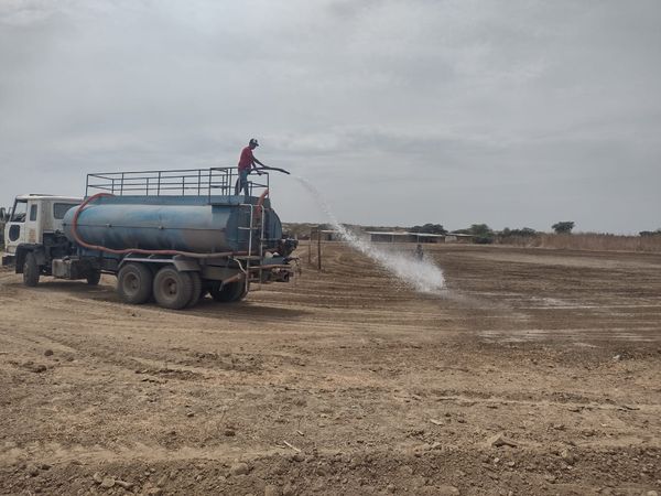 Municipalidad Realiza Mantenimiento De Trocha Carrozable Y Campo Deportivo En Centro Poblado El Yucal