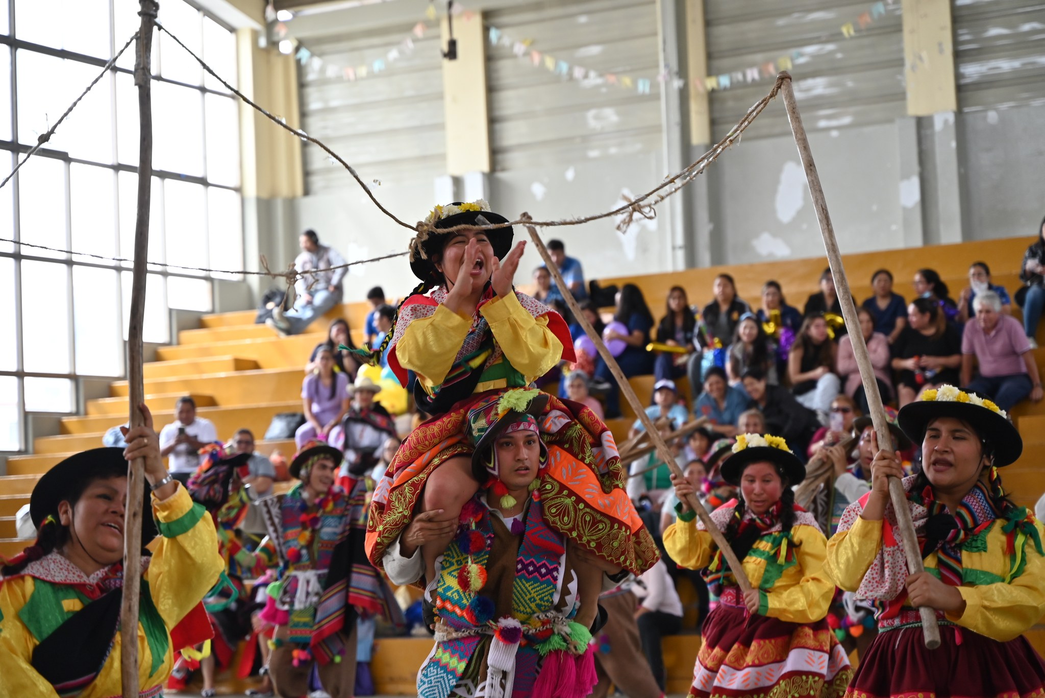 INSN realiza con éxito concurso de danzas folclóricas por el 94° aniversario de la institución
