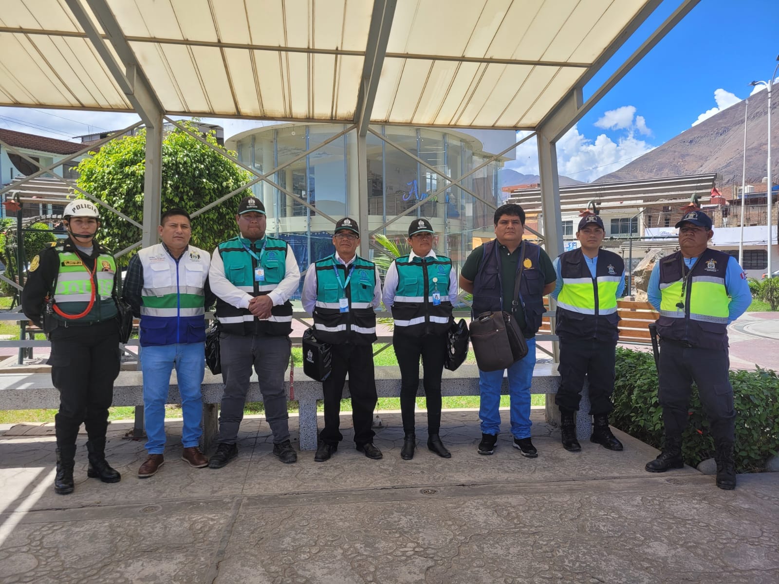 todos hacemos un solo equipo para disuadir a la delincuencia y cuidar a los transportistas de verdad.