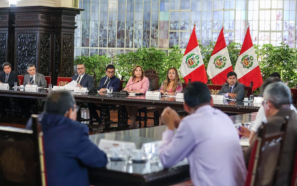 El alcalde de la Municipalidad Distrital de Macate, Fidel Alva López sostuvo una reunión con la presidenta de la República, Dina Boluarte en la que hizo saber la necesidades urgentes del distrito.