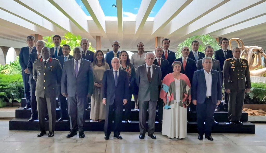 Ministro de Defensa propone trabajo articulado entre países sudamericanos para enfrentar emergencias por desastres naturales