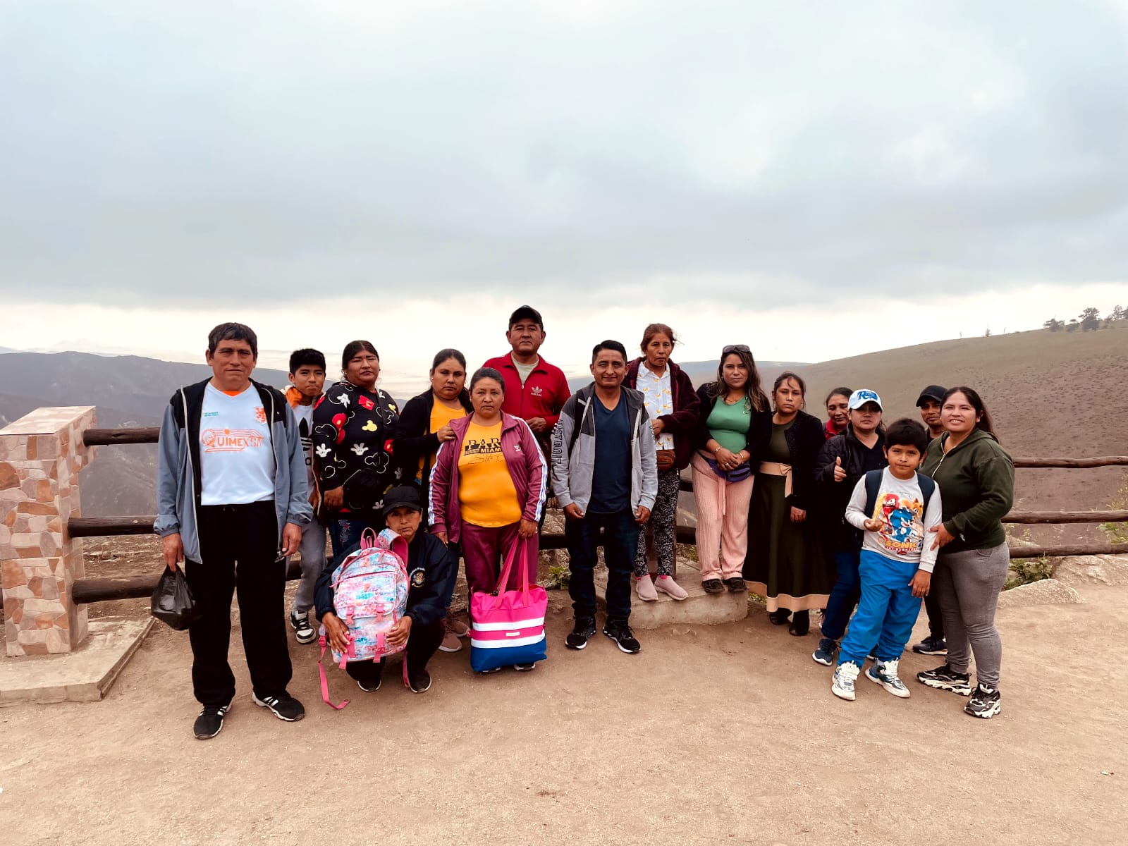 Personal de limpieza p煤blica, barrido y recolecci贸n de la MPH visit贸 la Reserva Nacional de Lachay