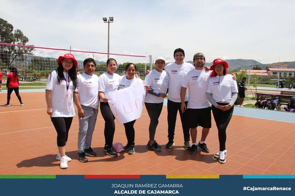 En un esfuerzo conjunto por conmemorar el Día Internacional de la Eliminación de la Violencia Contra la Mujer, se llevó a cabo con éxito el Campeonato Interinstitucional de la Instancia Provincial de Concertación. El evento se desarrolló en el polideportivo del Complejo Qhapaq Ñan y contó con la activa participación de destacadas instituciones, entre las que se incluyen la Municipalidad Provincial de Cajamarca, RIS, CEDIF/INABIF, Instituto Luis Rebaza Neira, Serenazgo, INPE y el Programa AURORA.
✅La jornada no solo buscó fomentar la camaradería entre las entidades participantes, sino también sensibilizar sobre la importancia de erradicar la violencia de género. El compromiso de cada institución en este evento refleja la unidad en la lucha contra cualquier forma de violencia hacia las mujeres.
🤝Agradecemos la colaboración y el entusiasmo de todas las instituciones involucradas, cuyo compromiso fortalece la red de apoyo para crear entornos libres de violencia. Este evento deportivo se erige como un recordatorio de que, unidas, nuestras instituciones pueden generar un impacto positivo en la sociedad.