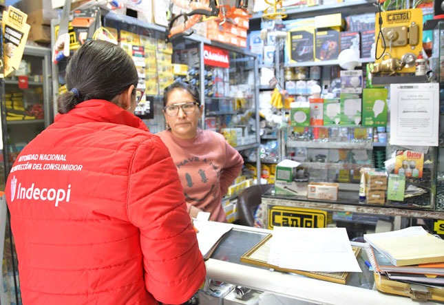 Comando Regional del Indecopi inspeccionó en Huancavelica un centenar de servicios de hospedaje, restaurantes y transporte