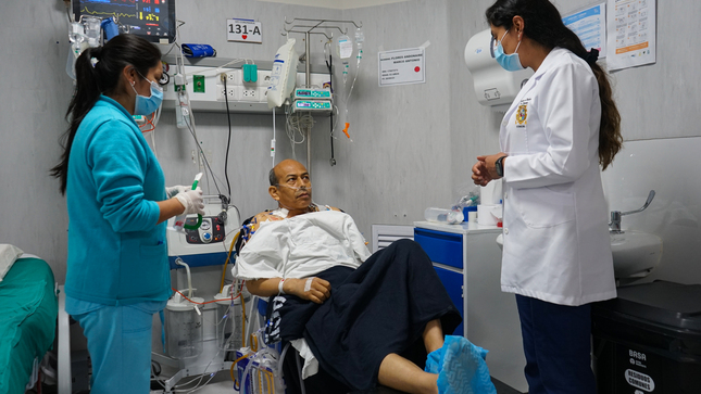Médicos del hospital Sabogal salvan la vida de paciente con insuficiencia en válvulas cardiacas