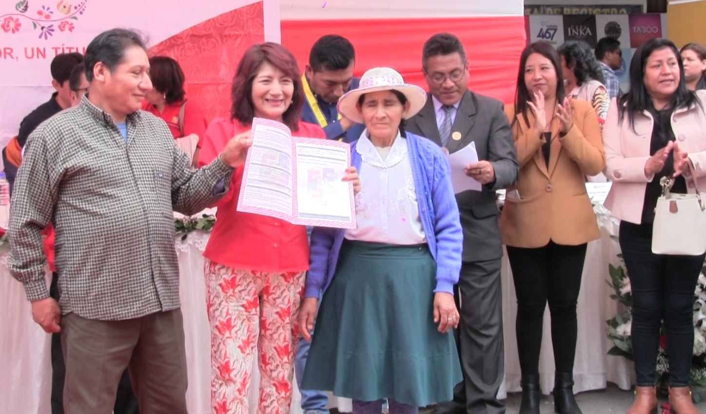 9 distritos de la provincia de cañete fueron beneficiados con los títulos de propiedad rural