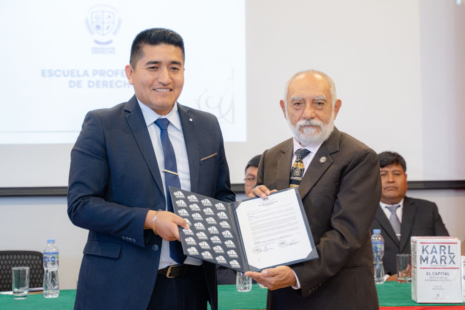 Reconocimiento a su destacada labor en favor de los estudiantes y la casa superior de estudios