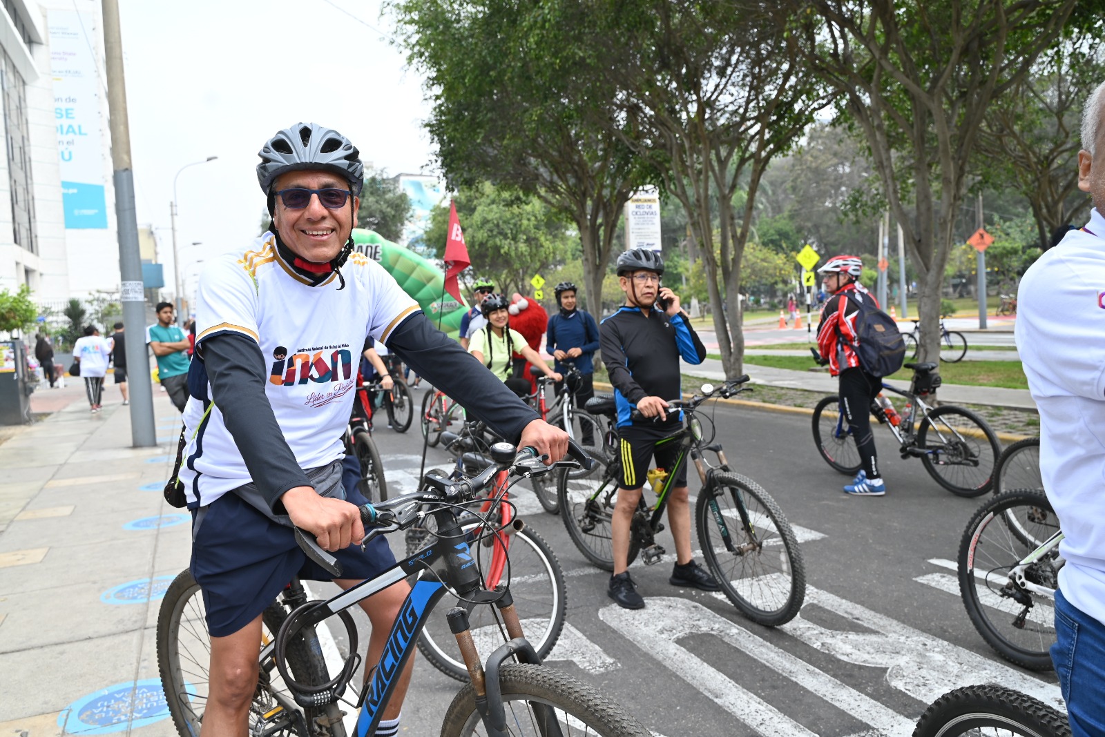 INSN organizó con éxito la gran bicicleteada familiar por su 94° aniversario