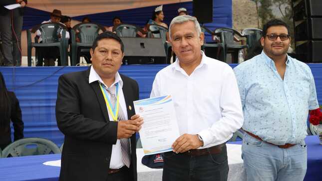 Distrito 27 de Noviembre celebró 66 aniversario y Alcalde provincial reafirmó compromisos de gestión