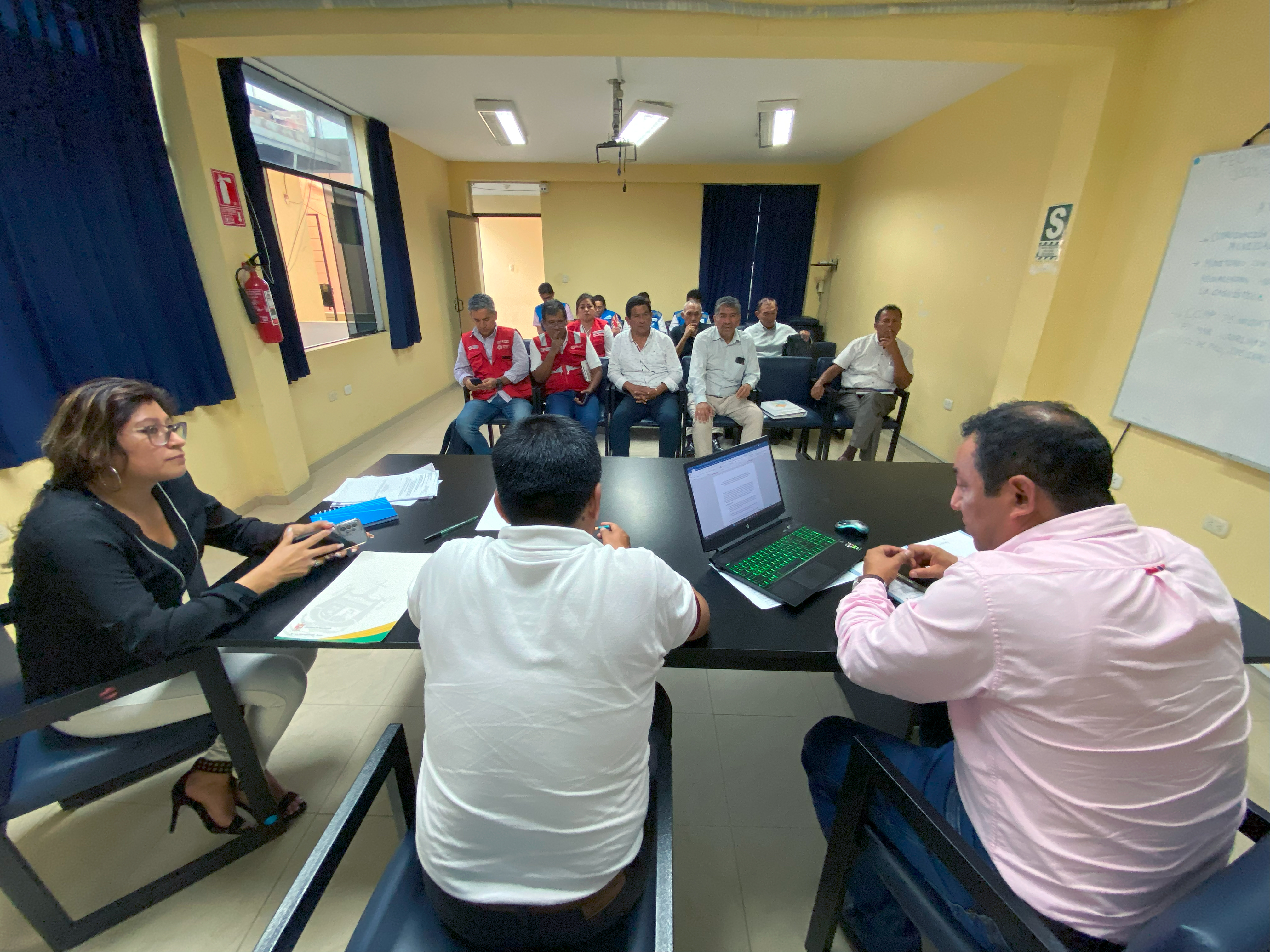 foto de la reunión "instalación de la mesa técnica"