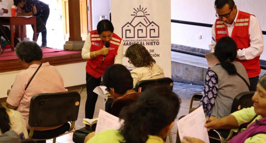 Más de 50 personas acudieron al Centro Cultural Santo Domingo.