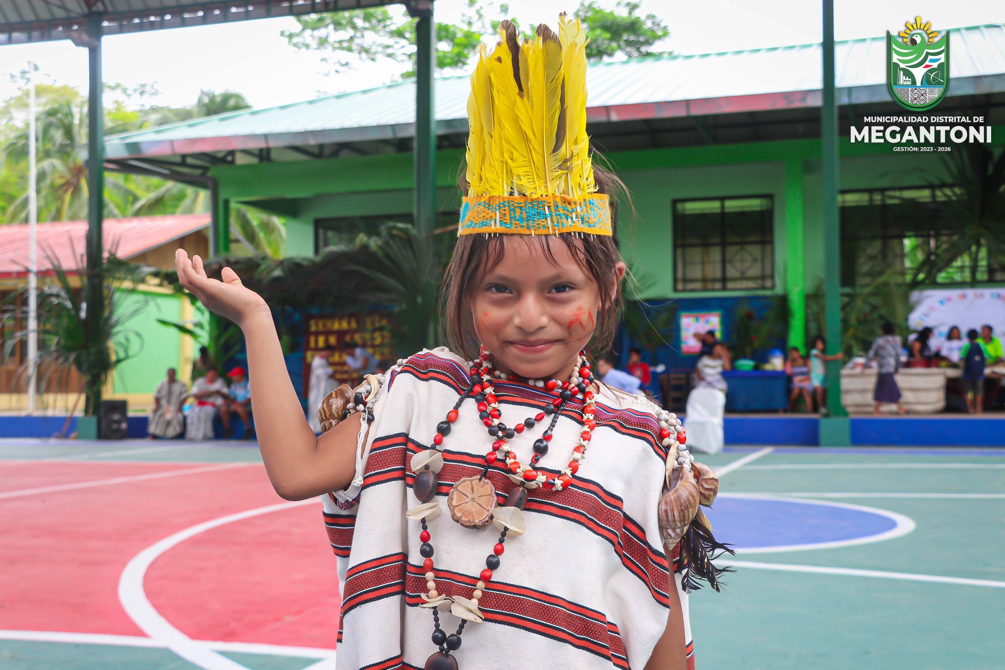 Celebra el dia de la educaciรณn intercultural bilingรผe con danza, colorido y gastronomia