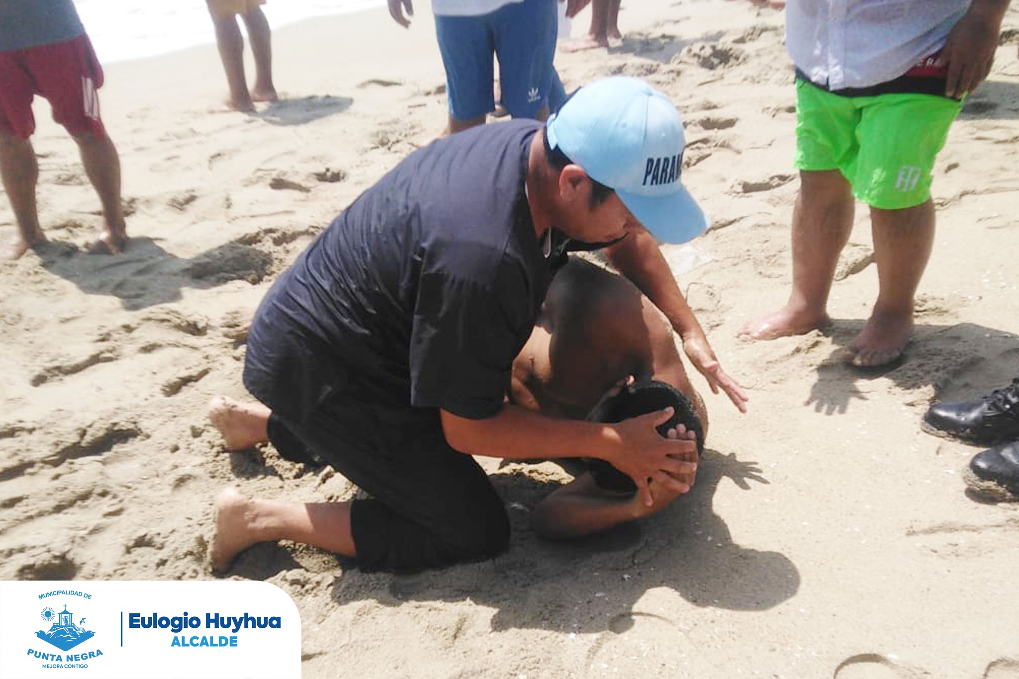 Rescate a joven por caso de ahogamiento en la playa “El Puerto”