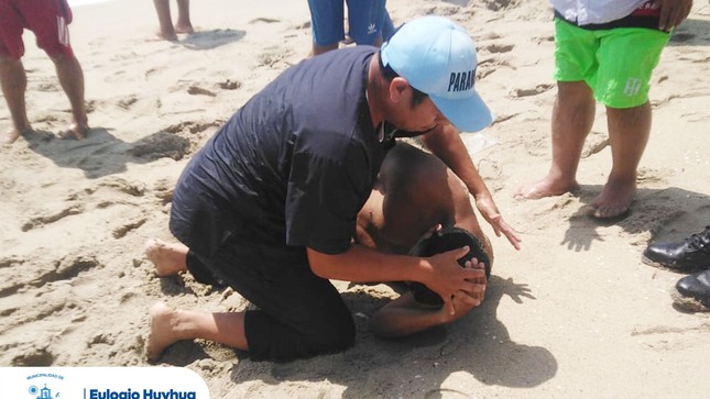 Rescate a joven por caso de ahogamiento en la playa “El Puerto”