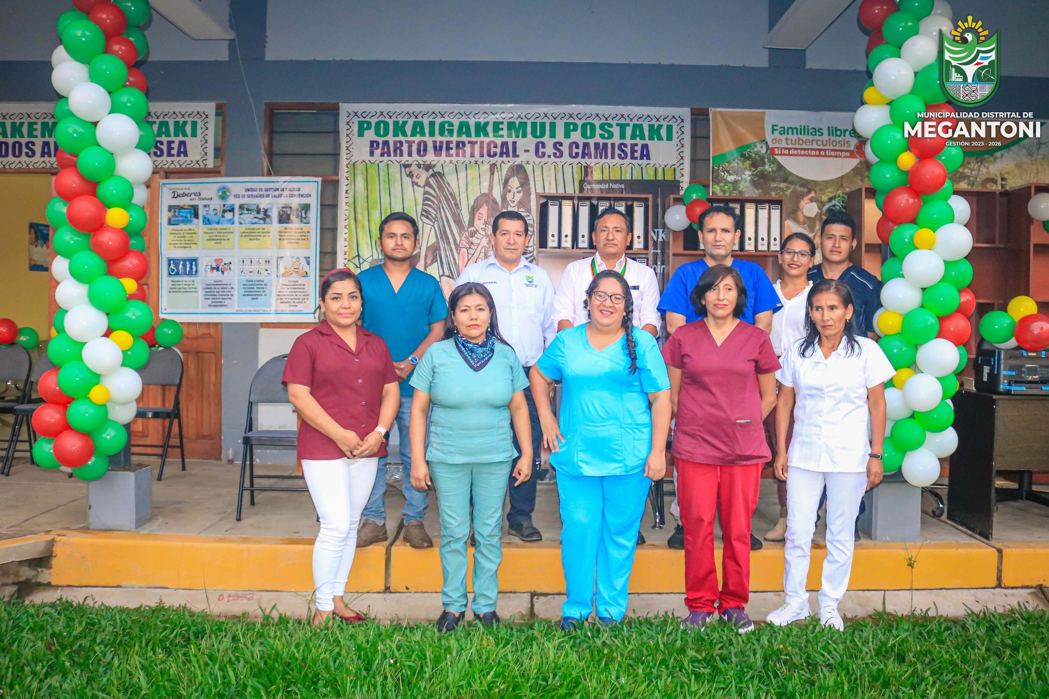 Autoridades y servidores pรบblicos de la comuna de Megantoni hicieron importante donativo al centro de salud #Camisea