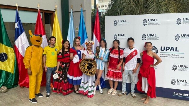 Consulado General del Perú en Cochabamba promueve la pluralidad nacional en feria boliviana