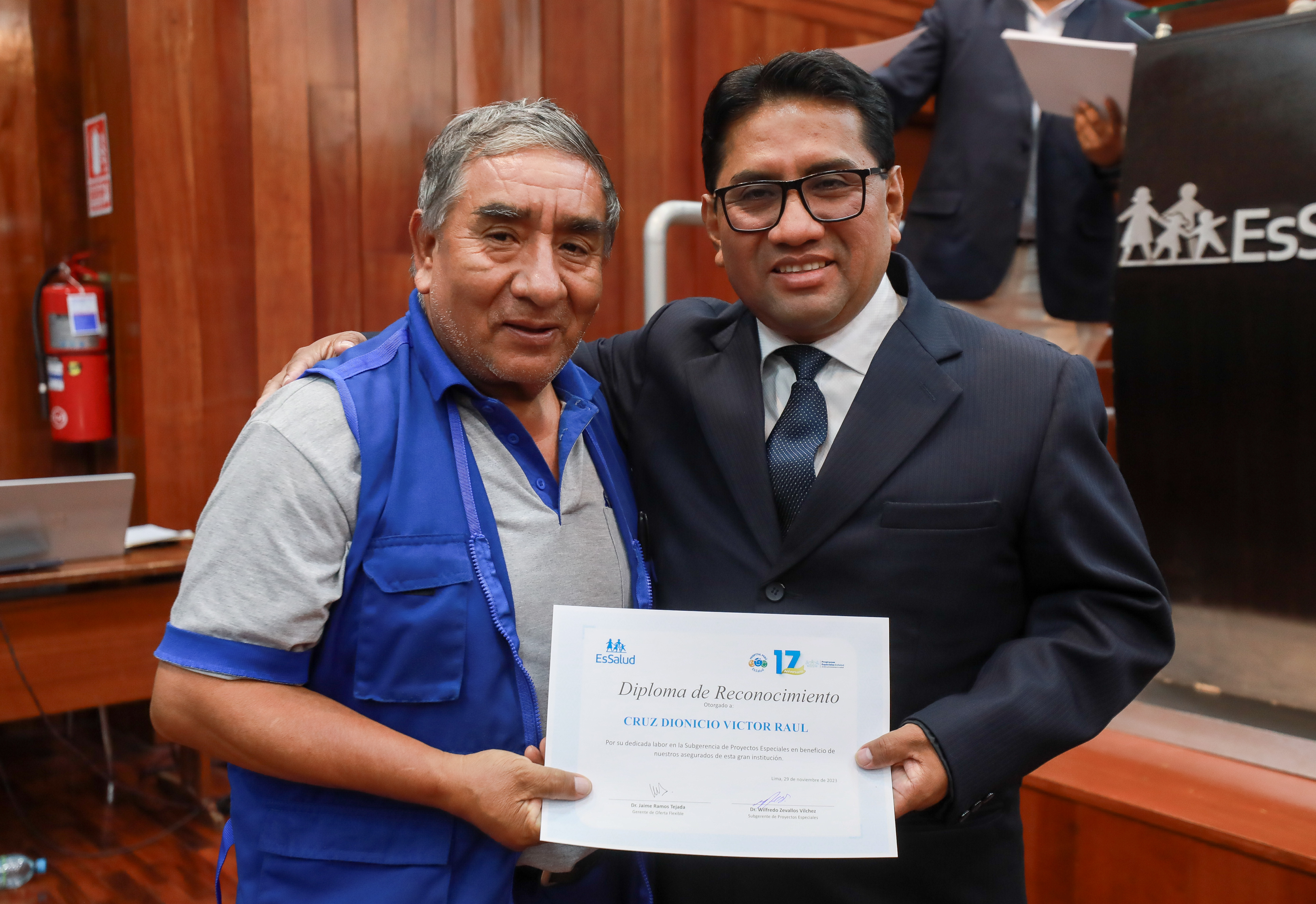 Hospital Perú celebra aniversario 17