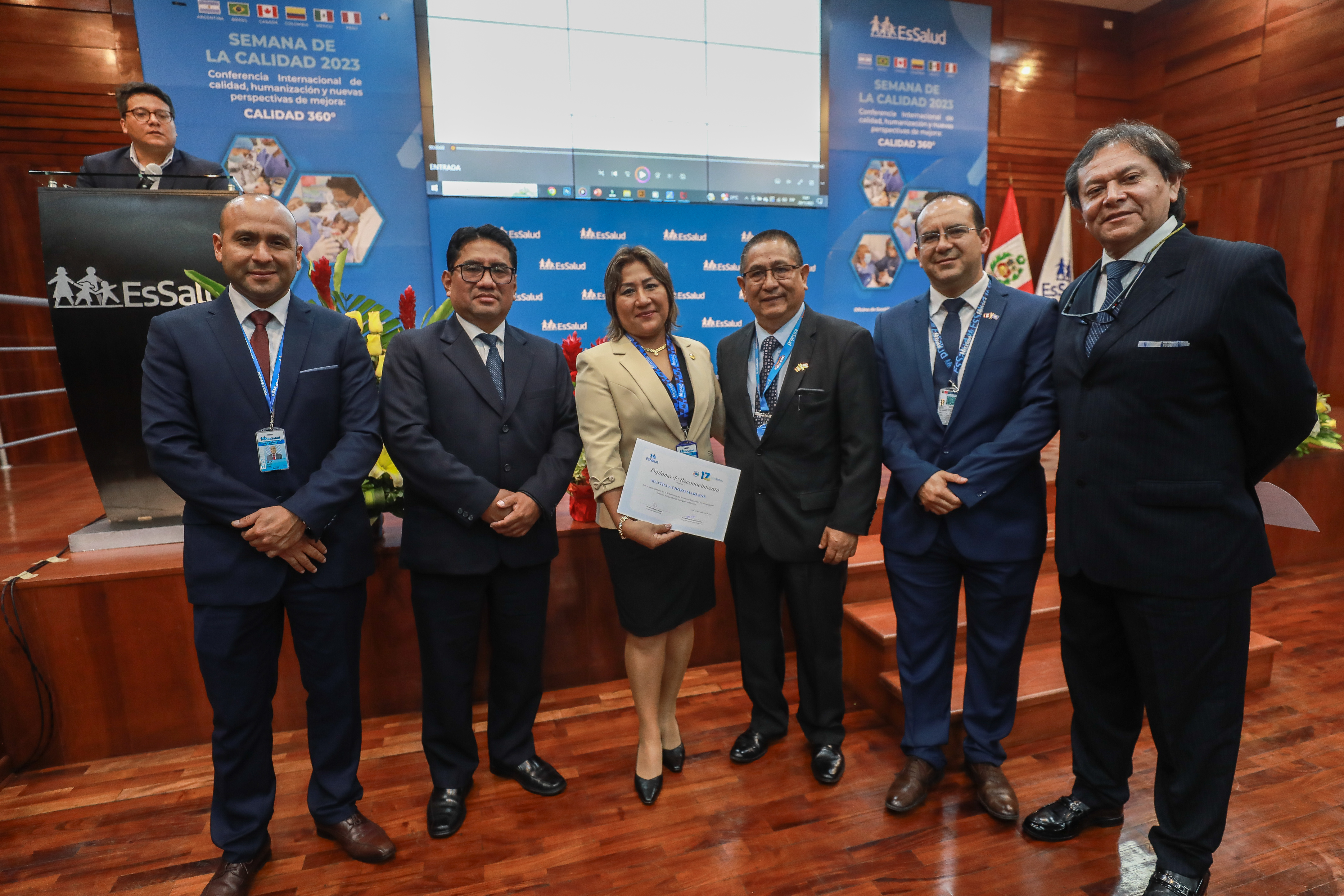 Hospital Perú celebra aniversario 17