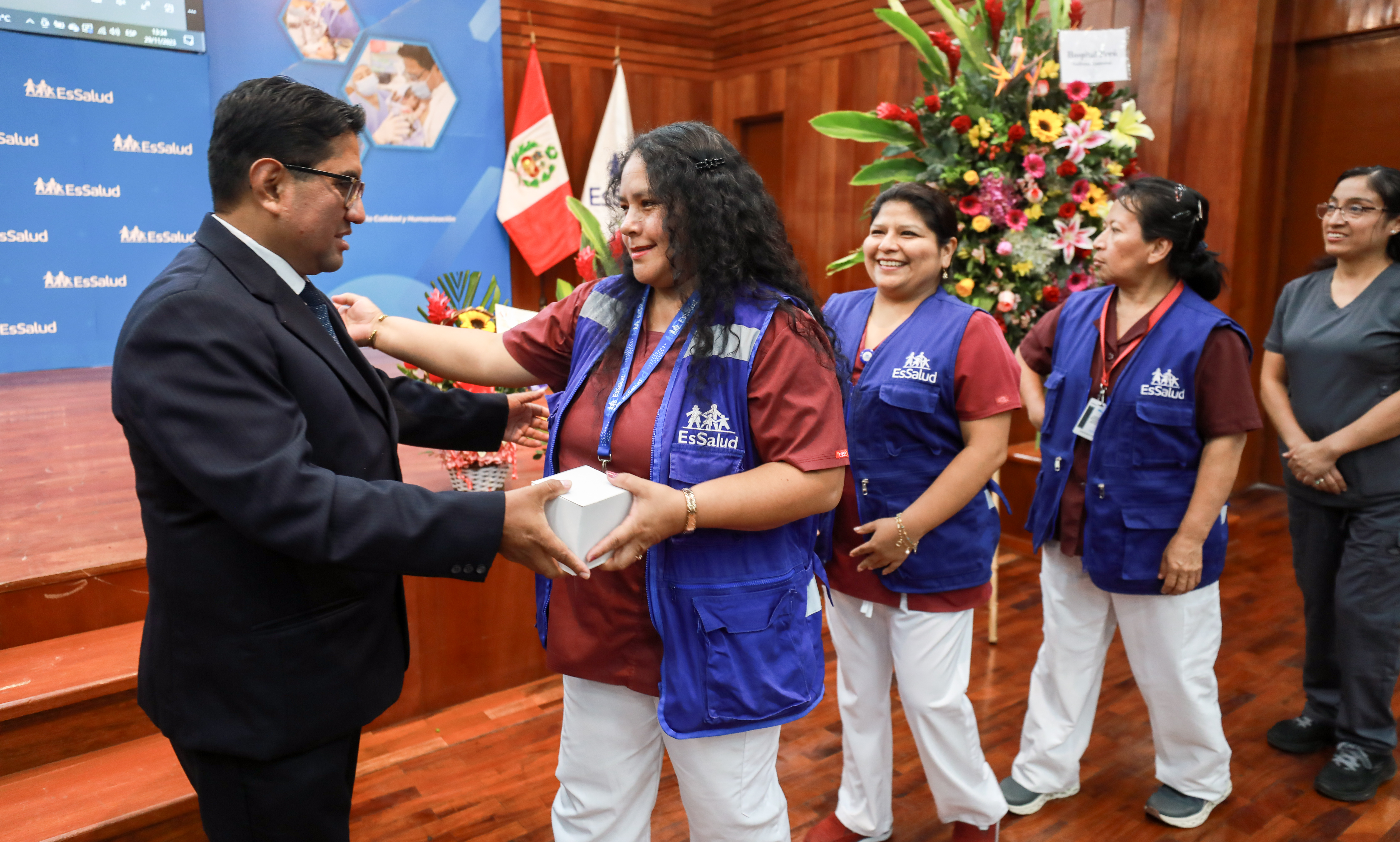 Hospital Perú celebra aniversario 17