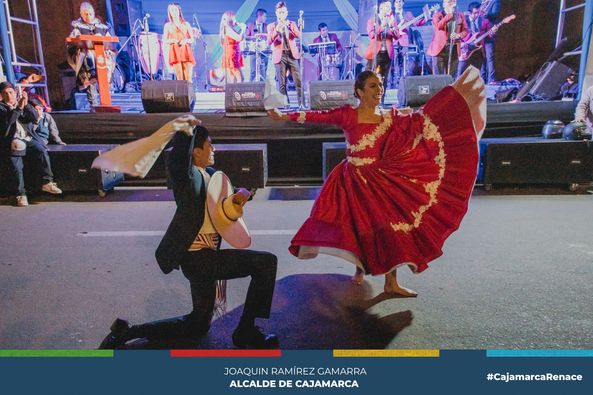 La Municipalidad Provincial de Cajamarca continúa impulsando el arte y la cultura en Cajamarca. ✅
📸Aquí te dejamos las mejores postales de lo que fue nuestro viernes cultural.
👏Agradecemos a todos nuestros artistas por participar de una noche mágica: La Rebelión, colegio Lord Kelvin y grupo Mahena; que hicieron bailar y disfrutar a decenas de familias que llegaron hasta el atrio de la iglesia Catedral.