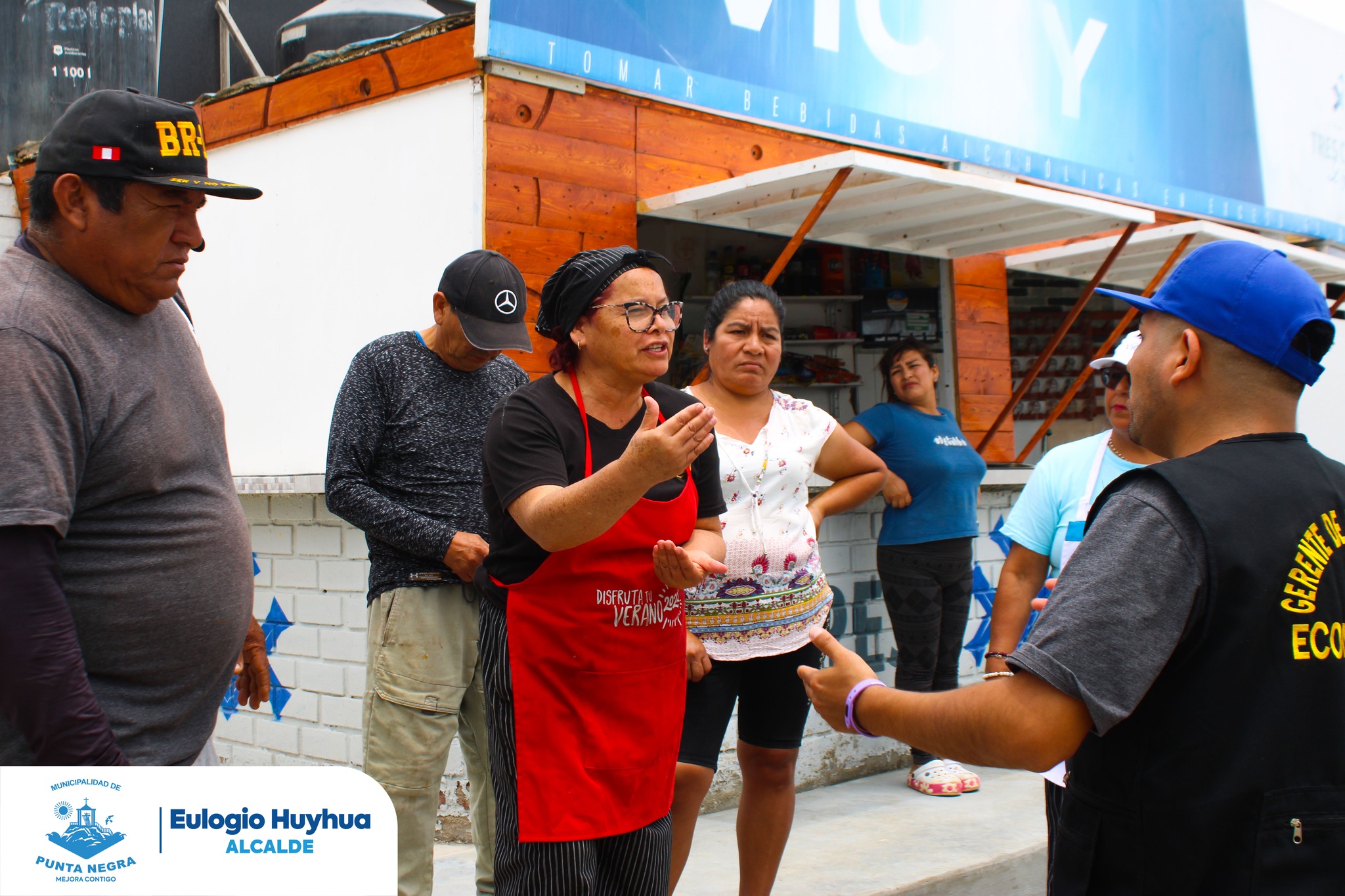 Operativo contra el comercio informal en las playas de Punta Negra.