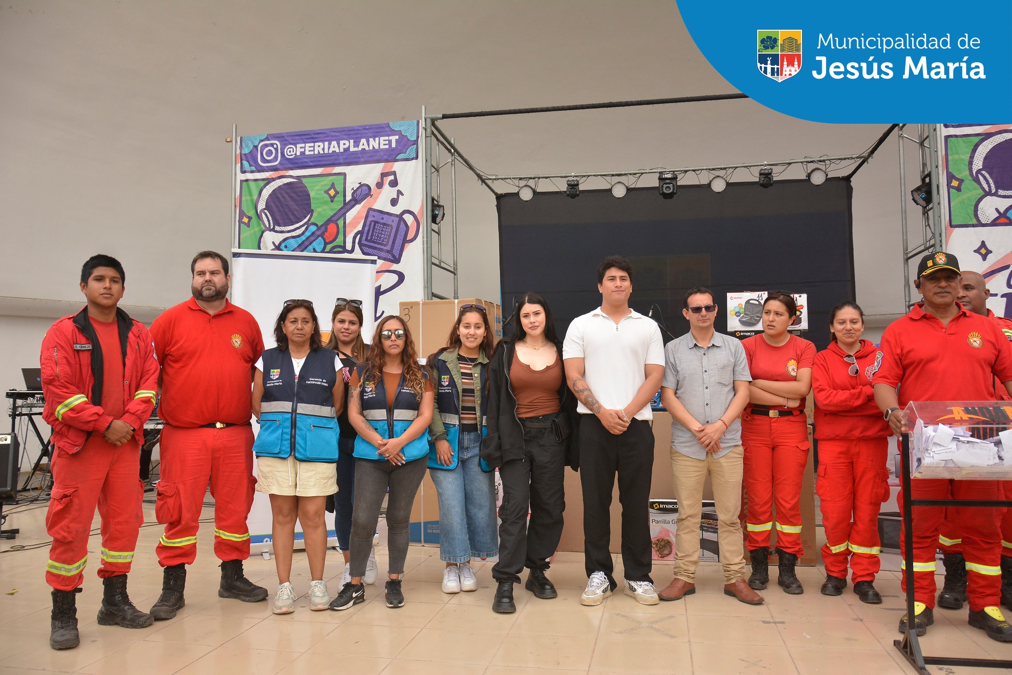 🎉 ¡Una vez más los jesusmarianos demostramos nuestra solidaridad! 💪🏼👨🏻🚒
Gracias a la iniciativa de nuestro alcalde Jesús Gálvez Olivares y a la colaboración de todos ustedes, se realizó la gran rifa “Apagando la Indiferencia”. Juntos podremos ayudar al equipamiento y crecimiento de la @Compañía de Bomberos Jesús María Nº 202. 🧑🚒 Porque #JesúsMaríaSomosTodos 🙌🏻
Revisa la lista de ganadores 👀 https://bit.ly/49Y3Phe