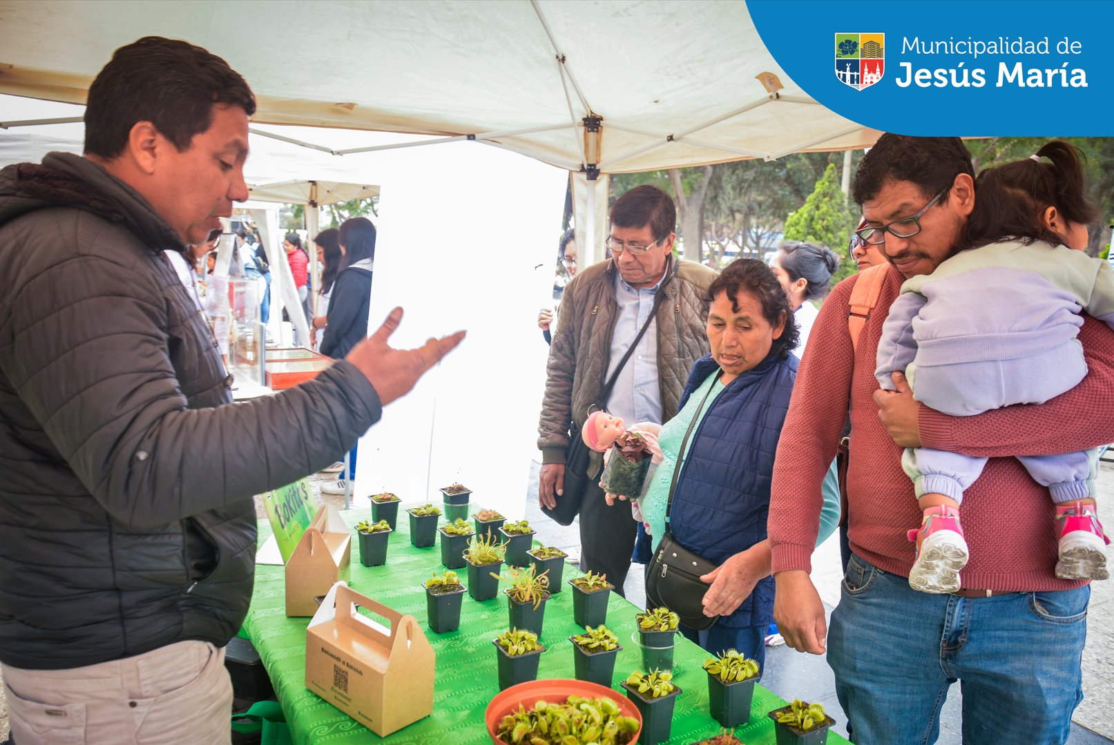 🌿¡Juntos por el medio ambiente!🌎 Compartimos con ustedes los mejores momentos de nuestra feria ambiental ♻️ 𝑭𝒆𝒔𝒕𝒊 𝑬𝒅𝒖𝒄𝒄𝒂 ♻️.
👏🏻 Los vecinos asistentes participaron de divertidos talleres, realizaron hermosas manualidades, aprendieron sobre biodiversidad urbana y mucho más. 🌱