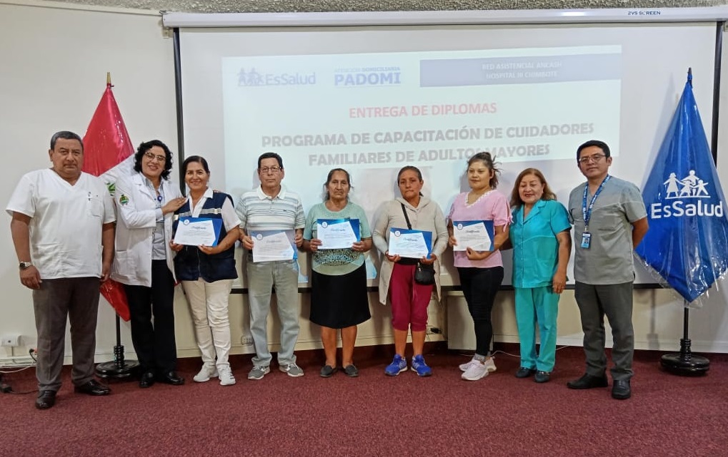 EsSalud Áncash finaliza capacitaciones dirigidas a los familiares que brindan asistencia médica a pacientes en sus domicilios