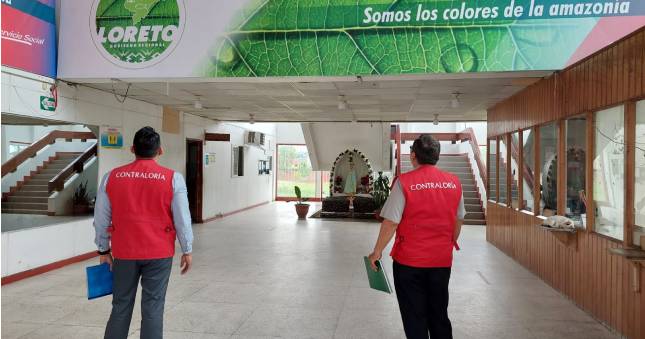 La Contraloría General de la República detectó que la hermana del gerente regional de Planeamiento, Presupuesto e Inversión Pública fue contratada este año como locadora de servicios del Gobierno Regional (GORE) de Loreto por un monto de S/ 25 mil 500, durante el periodo de gestión del mencionado funcionario, lo que está prohibido por la Ley de Contrataciones del Estado.