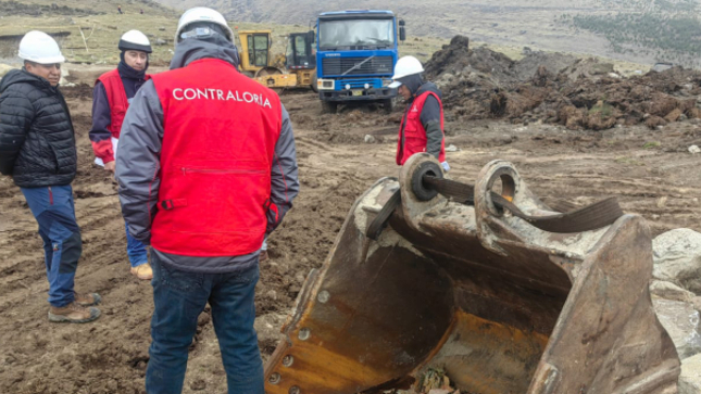 La Contraloría General alertó al Gobierno Regional de Apurímac que el área usuaria del proyecto hídrico Parcco Chinquillay de Andahuaylas no resguarda el cumplimiento por parte del proveedor del contrato de prestación de servicios con las maquinarias ofertadas y completas, lo que pone en riesgo la continuidad de avances programados e incumplimiento de la meta 145 (zona Parcco) de la obra.