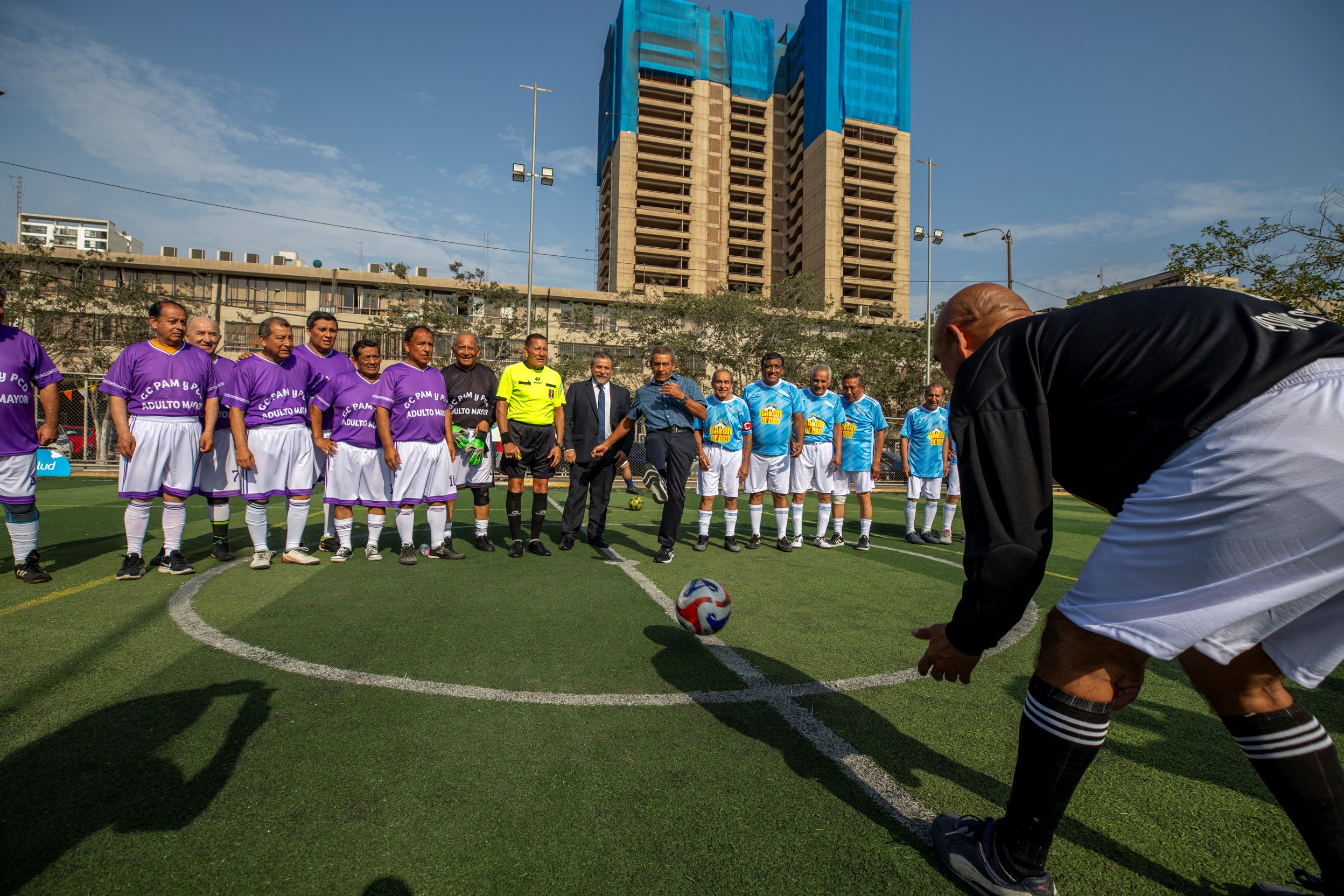 Primer campeonato deportivo para adultos mayores de 60 años trabajadores de EsSalud