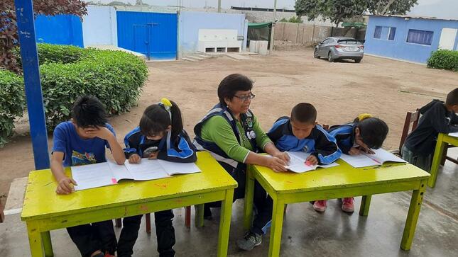 "Festival de Lectura" compartió cautivadoras sesiones de lectura con niños de la I.E. "Santísima Virgen María"