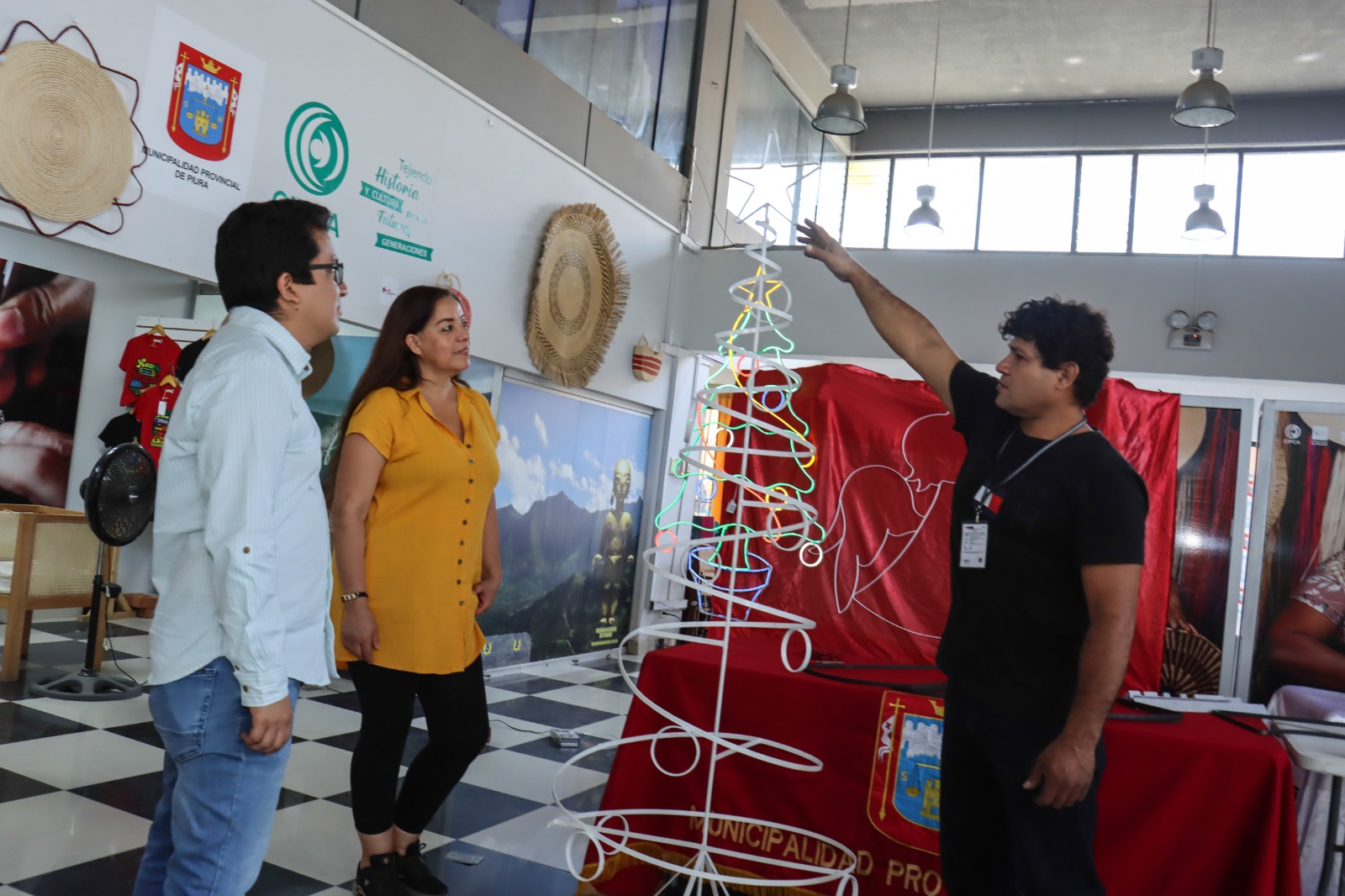 MPP presento la metalistería en decoración y arreglos navideños