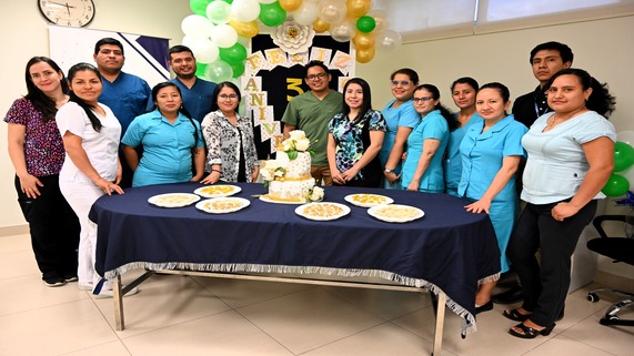 Conmemorando el Tercer Aniversario de la implemetacion de Laparoscopia  en el departamento de Cirugía.