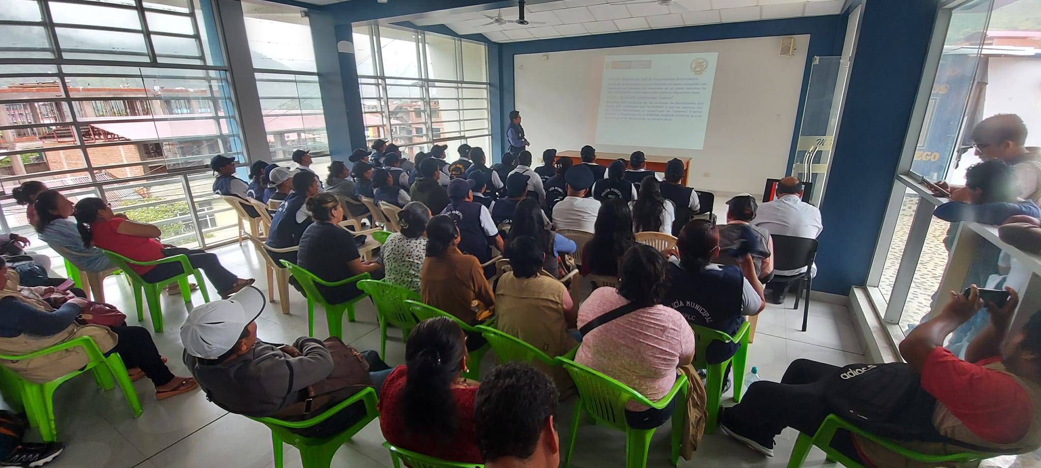 Realizan curso de capacitación para identificación de juguetes tóxicos peligrosos no saludables y vigilancia de piscinas públicas y privadas