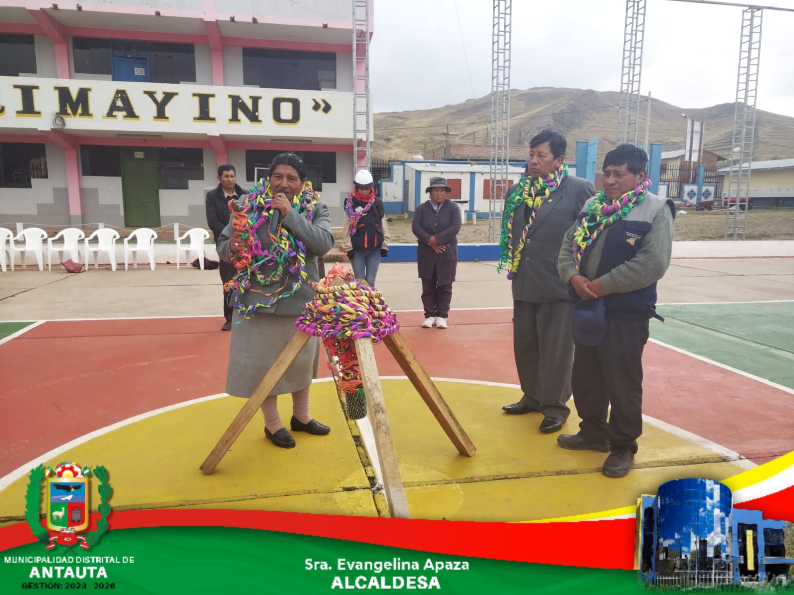 Continuando con la apertura de actividades del programa Llamkasun-Peru, gestionadas por la entidad municipal, encabezada por la Sra. alcaldesa Evangelina Apaza Calsina, se procedió a dar inicio a una nueva actividad denominada” Limpieza, mantenimiento y acondicionamiento de la Institución Educativa Agropecuaria de Larimayo, distrito de Antauta, provincia de Melgar, departamento de Puno”.