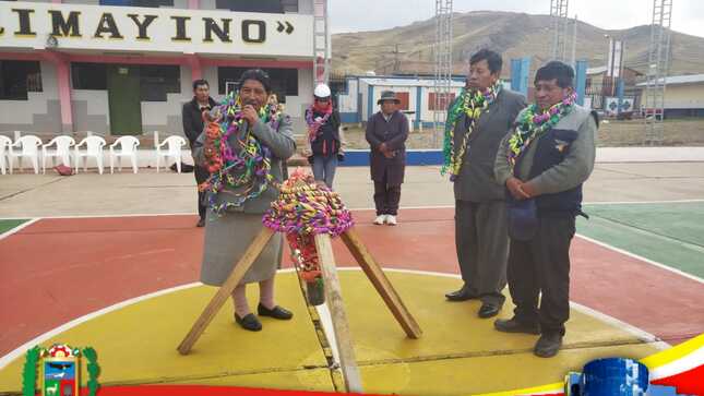 Continuando con la apertura de actividades del programa Llamkasun-Peru, gestionadas por la entidad municipal, encabezada por la Sra. alcaldesa Evangelina Apaza Calsina, se procedió a dar inicio a una nueva actividad denominada” Limpieza, mantenimiento y acondicionamiento de la Institución Educativa Agropecuaria de Larimayo, distrito de Antauta, provincia de Melgar, departamento de Puno”.