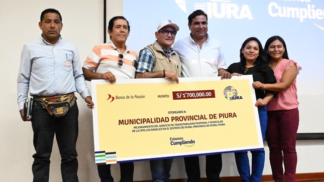 Alcalde recibe recursos para proyecto de pistas y veredas en Los Ángeles