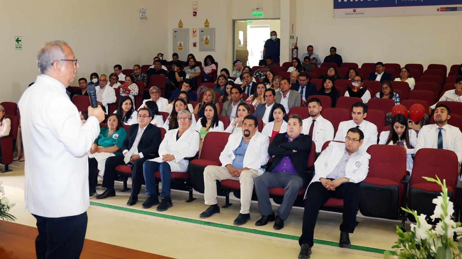 Médicos culminan con éxito su residentado en el Hospital de Lima Este-Vitarte