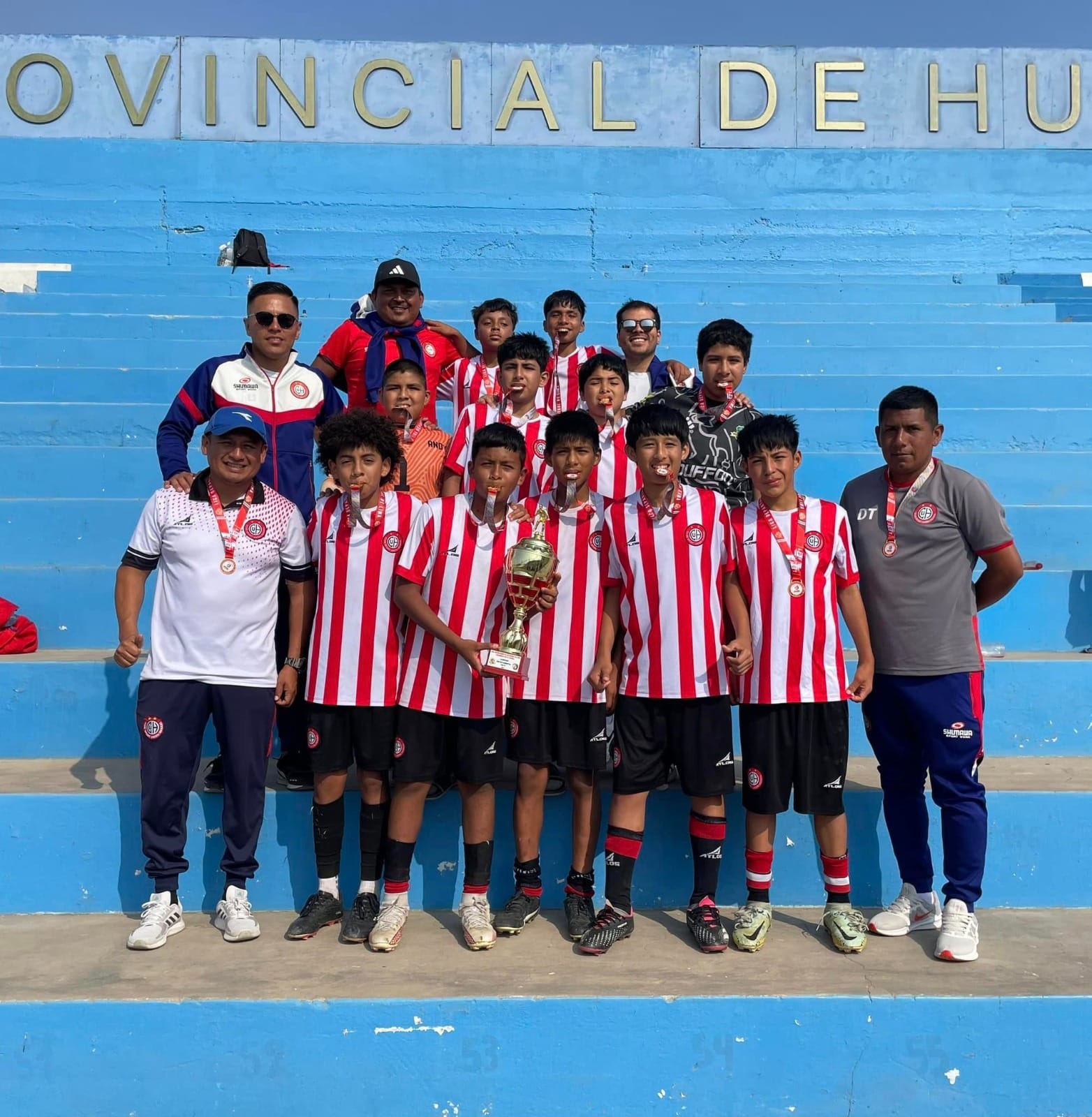 Comuna huaralina felicita a los menores del Unión Huaral por los logros obtenidos en los recientes campeonatos nacionales