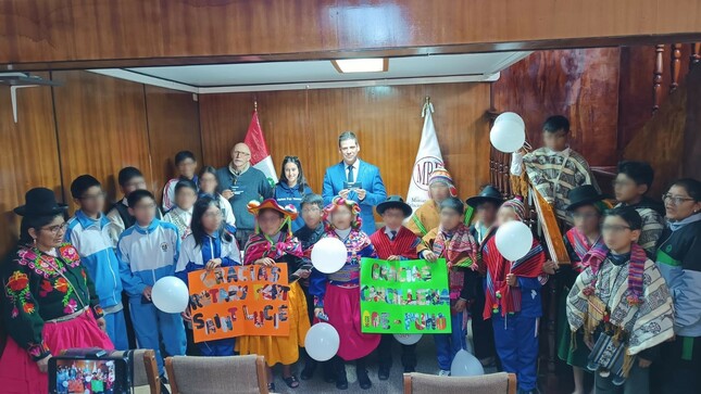 Cancillería Puno extiende su campaña oftalmológica a estudiantes de escuelas rurales
