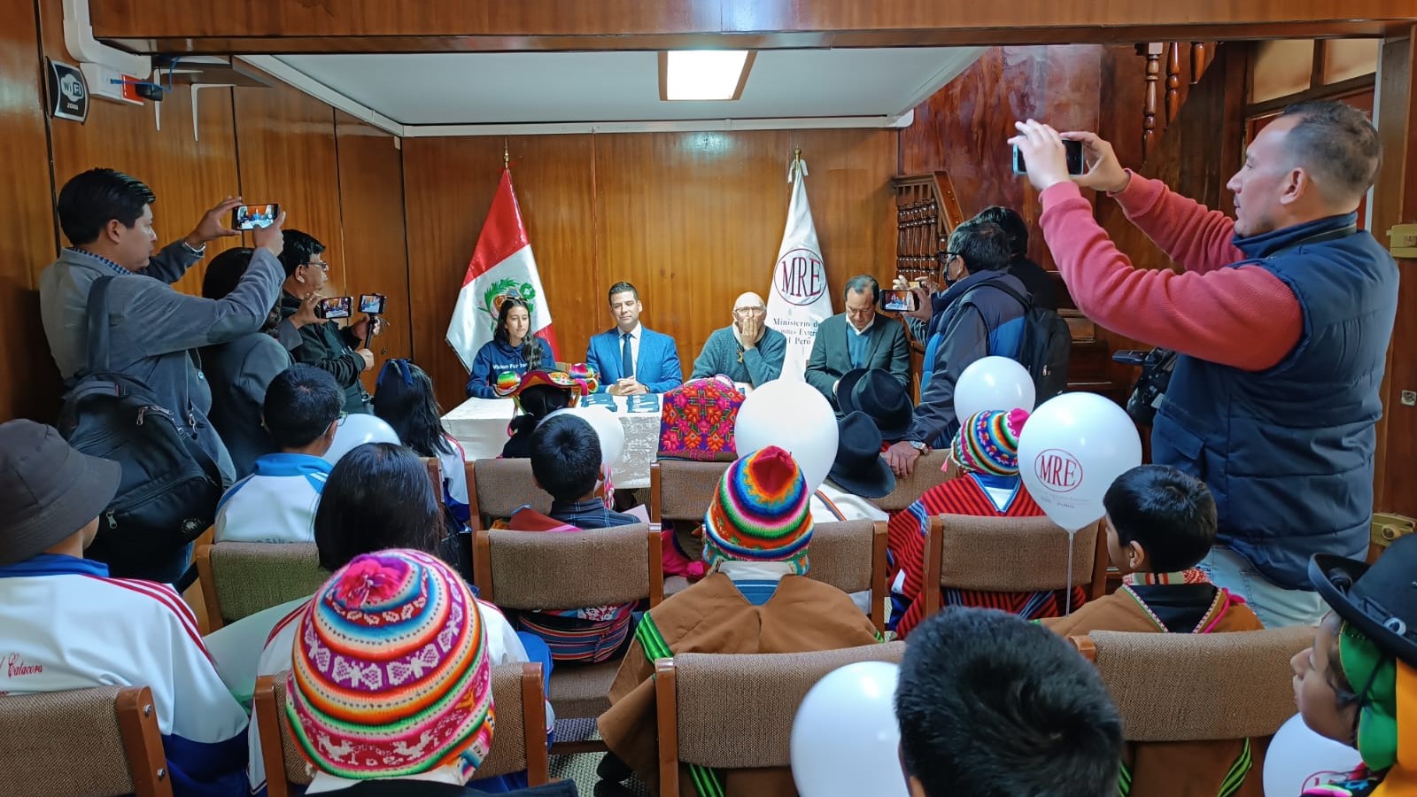 Cancillería Puno extiende su campaña oftalmológica a estudiantes de escuelas rurales
