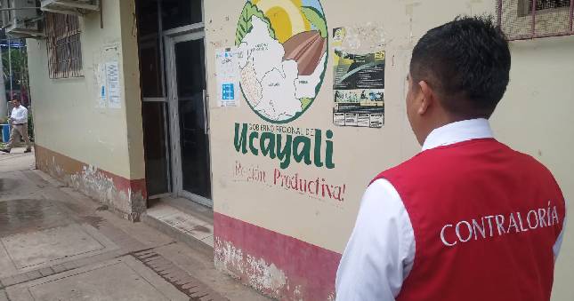 Luego que la Contraloría General alertó al Gobierno Regional (GORE) de Ucayali, mediante Informe de Orientación de Oficio N° 037-2023-OCI/5354-SOO, que el proceso de licitación pública para la ampliación y mejoramiento de la institución educativa Julio C. Tello, el cual se ejecutaba con incompatibilidades y carencia de cotizaciones en el expediente técnico, la entidad declaró la nulidad de oficio de dicha licitación retrotrayendo a la etapa de convocatoria.