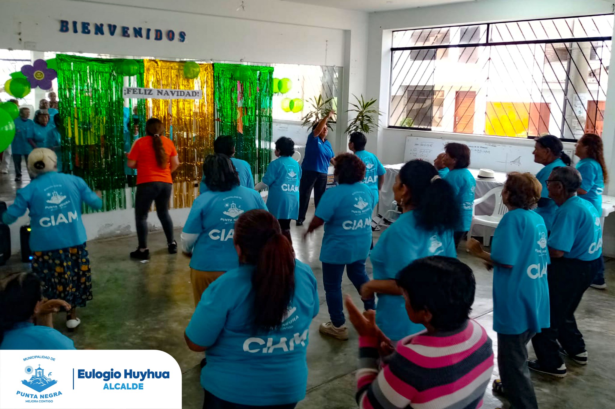 Desayuno navideño y taller de ejercicio y estimulación para nuestros adultos mayores.