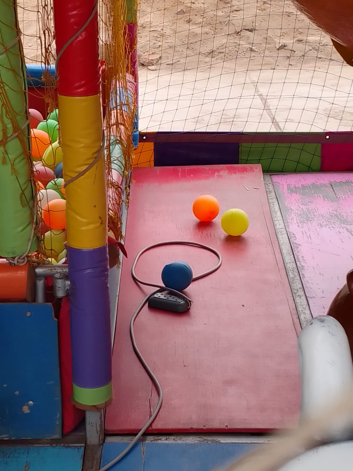 Visita inopinada a los juegos instalados en el distrito.