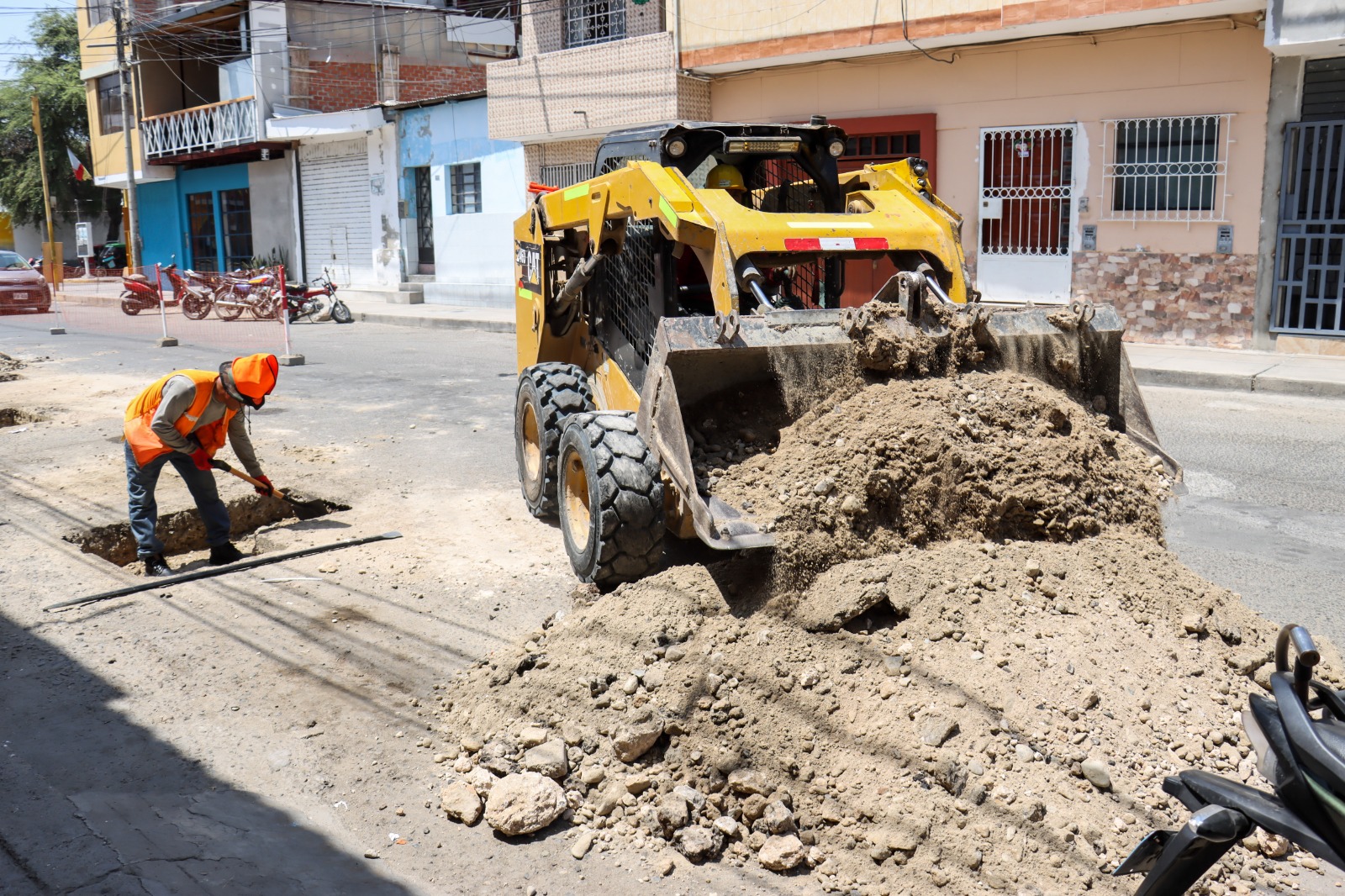 Avanza rehabilitación de pistas en Av. Loreto