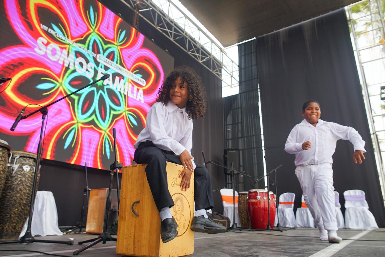 Ministerio de Cultura distingue como Personalidad Meritoria al Conjunto Nacional del Folklore, elenco creado por Victoria Santa Cruz